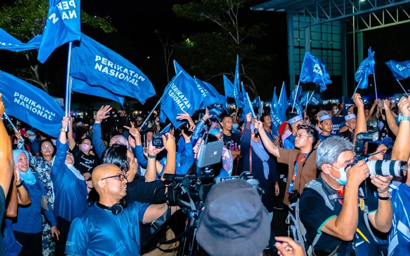 bendera PN perikatan nasional